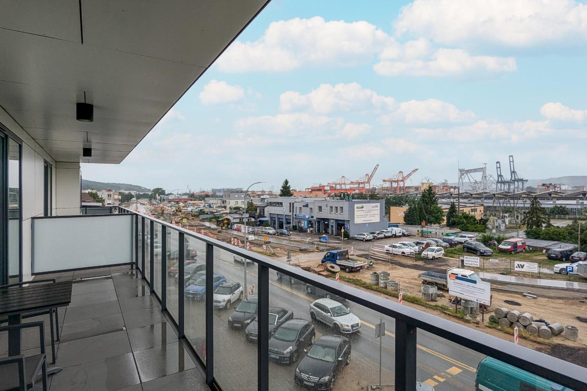 Apartport Wyjatkowe Apartamenty Z Widokiem Na Port W Gdyni By Noclegi Renters Gdynia Dış mekan fotoğraf